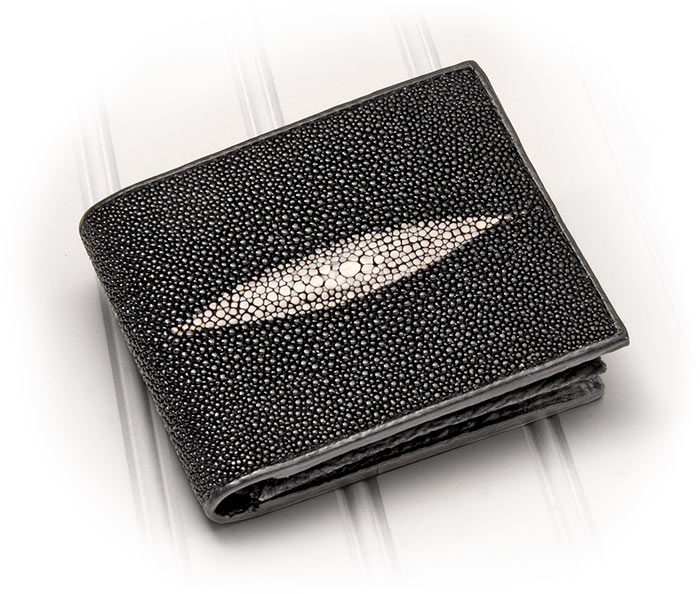 STINGRAY LEATHER BIFOLD WALLET - BLACK WITH LEATHER INTERIOR - WITH SPINE CENTERED ON FRONT