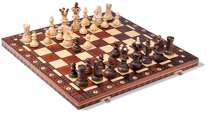 Ambassador Chess Set Box with hand-carved pieces made of walnut and natural finished linden wood 